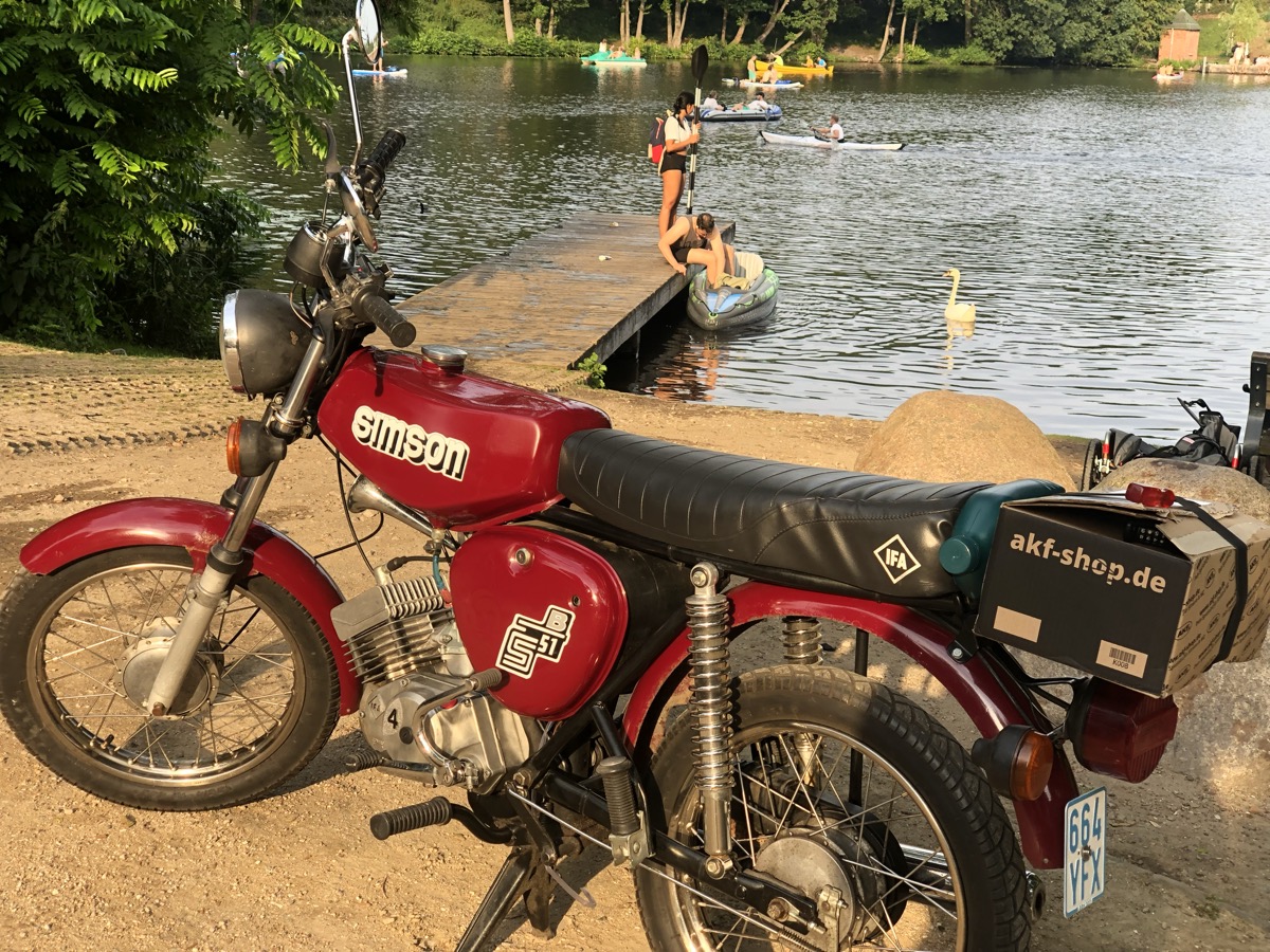 Simson S51 by the lake